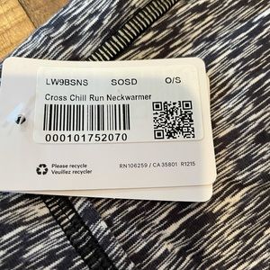 Lululemon Cross Chill Run Neckwarmer